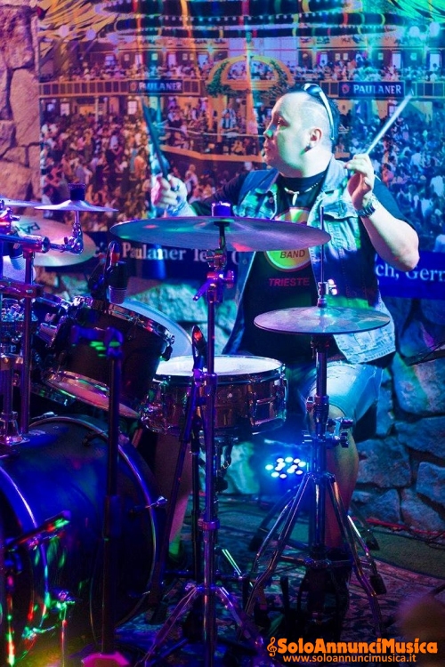 Marco Vattovani - Percussionista – Live & Studio Batteria Percussioni etniche (djembe e tamburi bassi in generale) Celtica (bodhrán) –  Hangdrum (Hang Pan) 